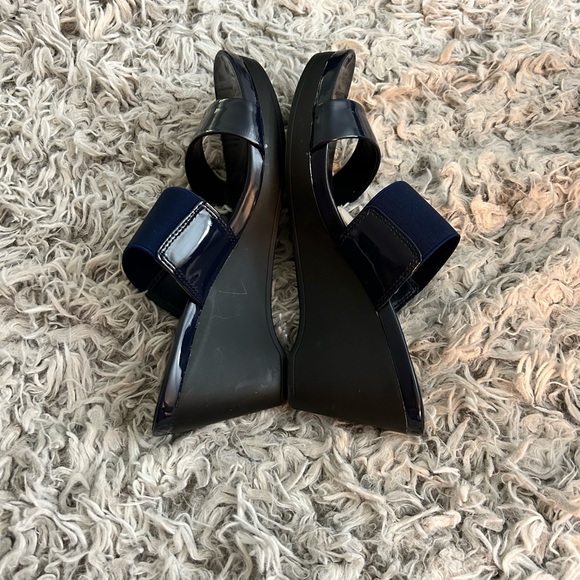 NWOB Chaps Blue Wedge Sandals - Picture 4 of 6